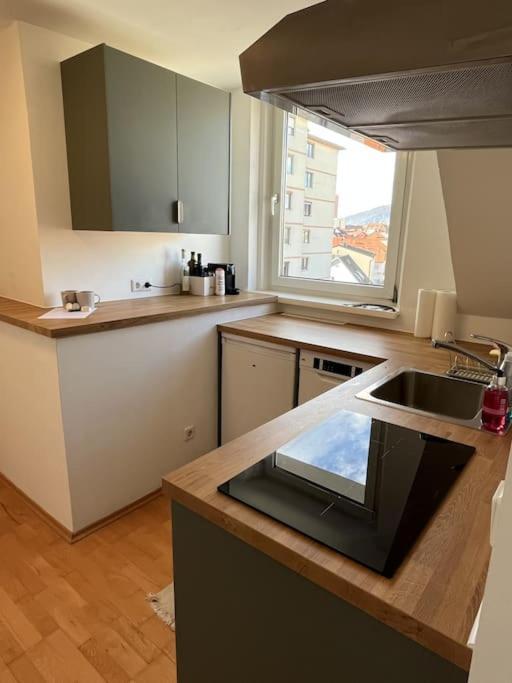 Cozy City Center Apartment Graz Buitenkant foto